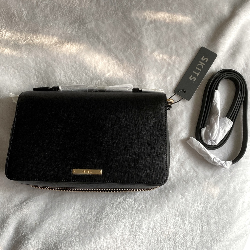 SKITS Black Leather Clutch/Crossbody w PVC Pockets